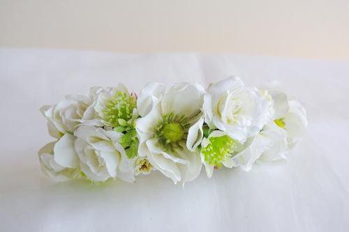 ホワイトアネモネと白バラのカチューシャタイプのウェディング花冠 造花ウェディングブーケ 花冠 ウェディンググッズ専門店マリアージュ