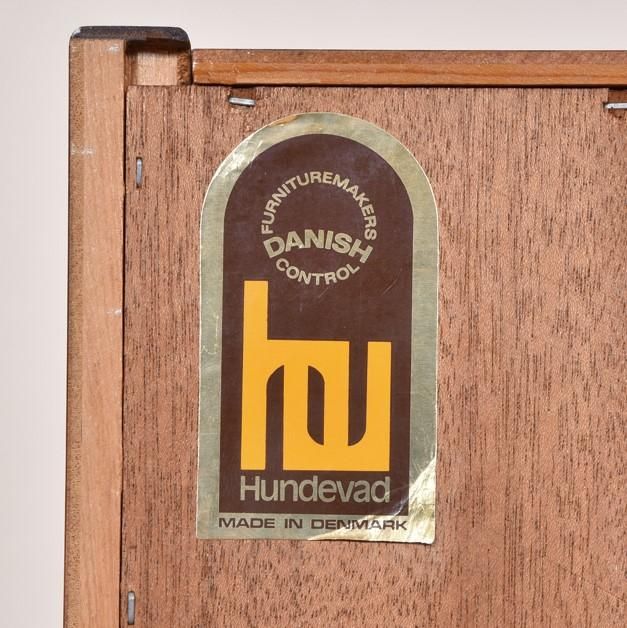 Poul Hundevad(ポール・ハンデバッド)デザイン、Hundevad＆Co.社のブックケース｜インテリアCASA 北欧ビンテージ家具