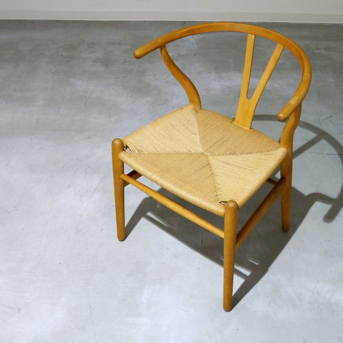 RW-CH24（ビーチ）/1949年の「Hans.J.Wegner/ハンス.J.ウェグナー」の 