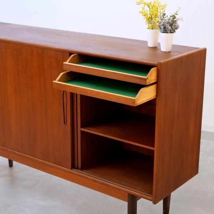 チーク材の天然木だけを扱う家具専門店SCANTEAK（スキャン