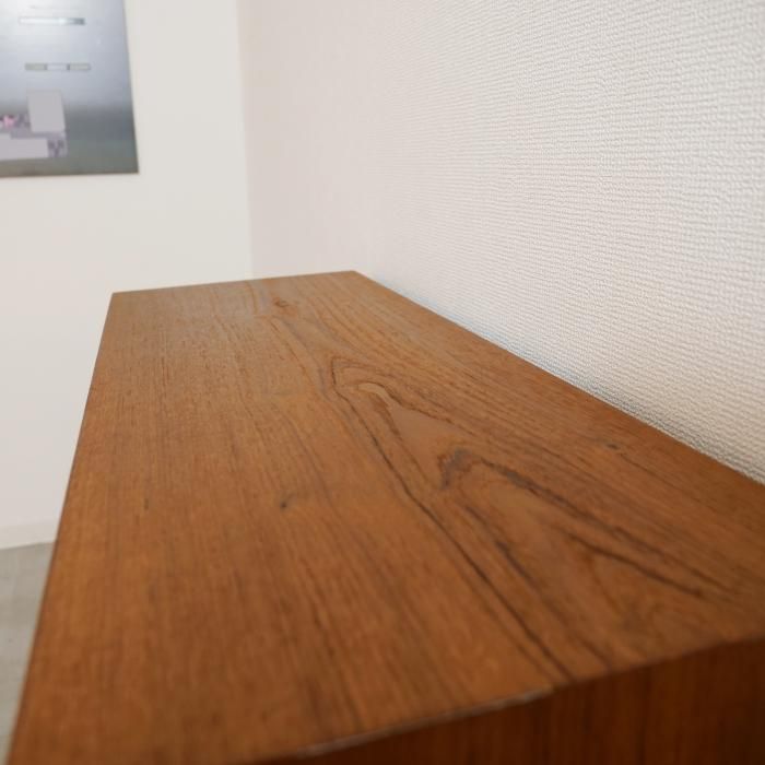 UD11115｜スリムタイプのスライド扉キャビネット（チーク） / 北欧