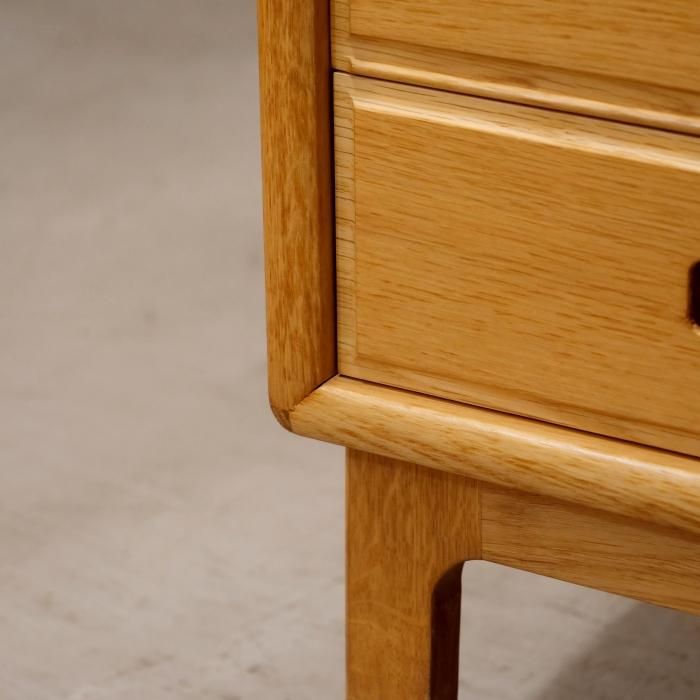 【本物オーク材】ビンテージ　木製キャビネット　Wooden Cabinet ヴィンテージ木製キャビネット扉付き｜アンバーデザイン