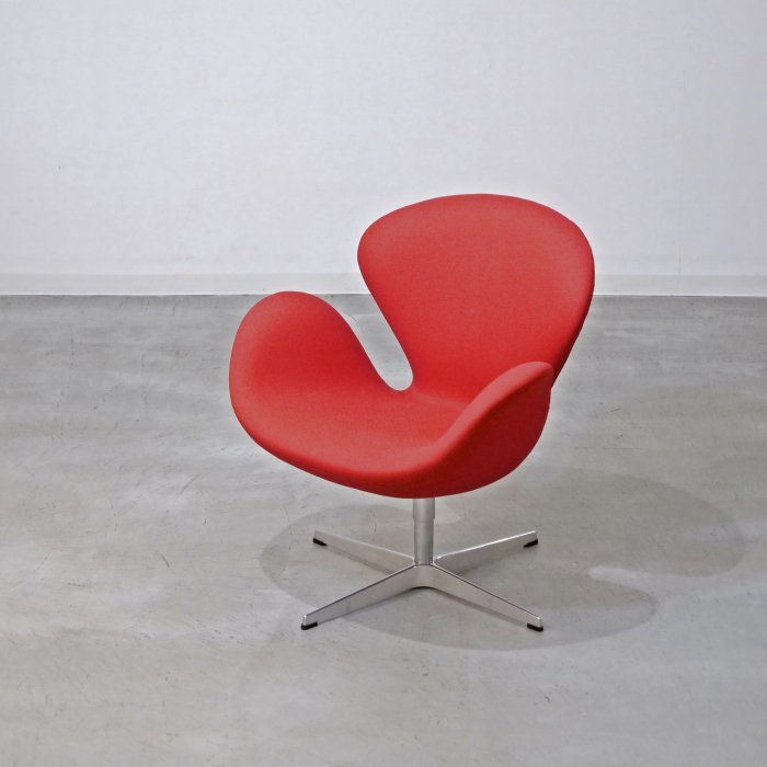 SWAN CHAIR（スワンチェア）/RED｜ArneJacobsen（アルネ・ヤコブセン