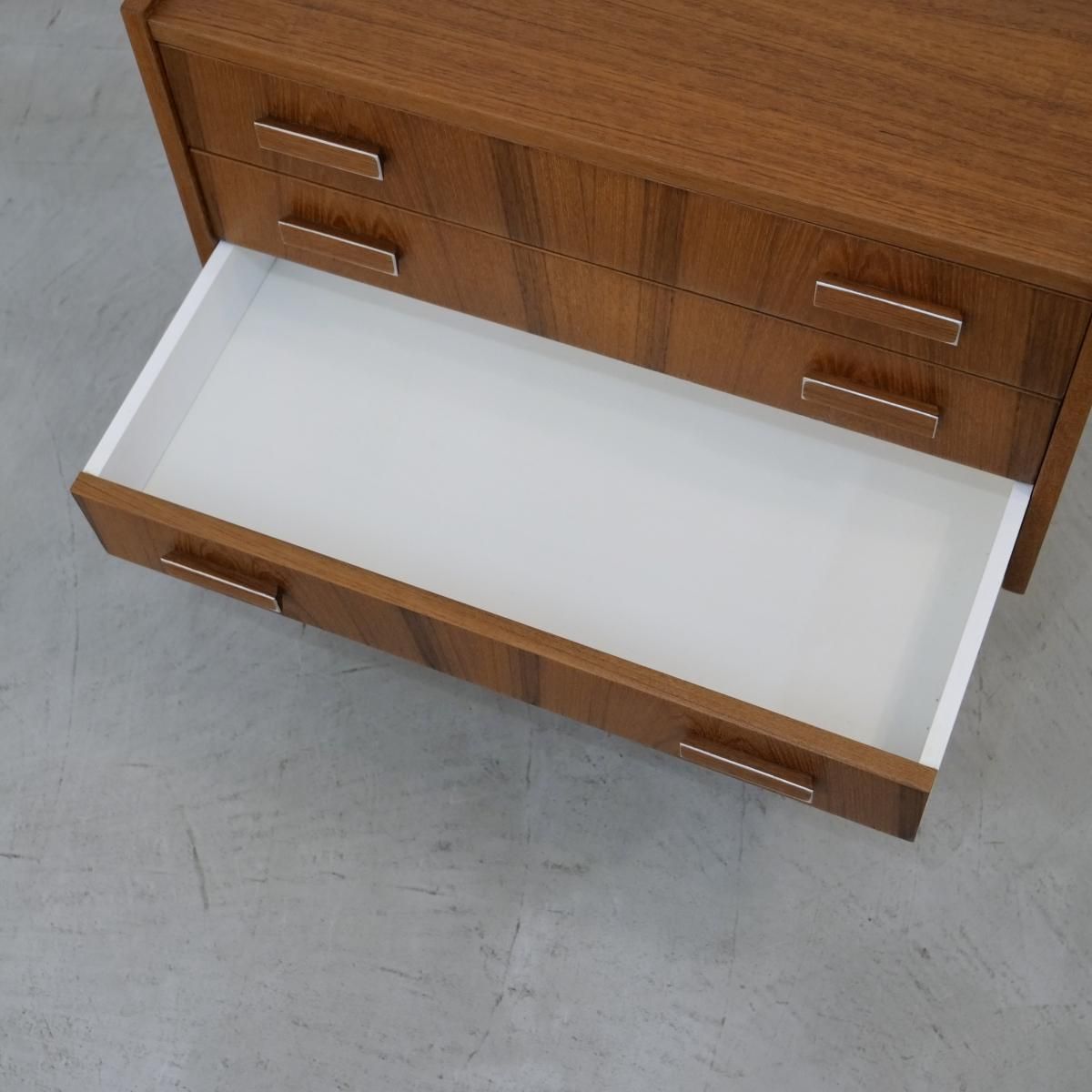 noke　北欧家具ヴィンテージ　チーク チェストBOARD社製 デンマークヴィンテージ チェスト 4段 チーク材 収納 北欧家具 モダン