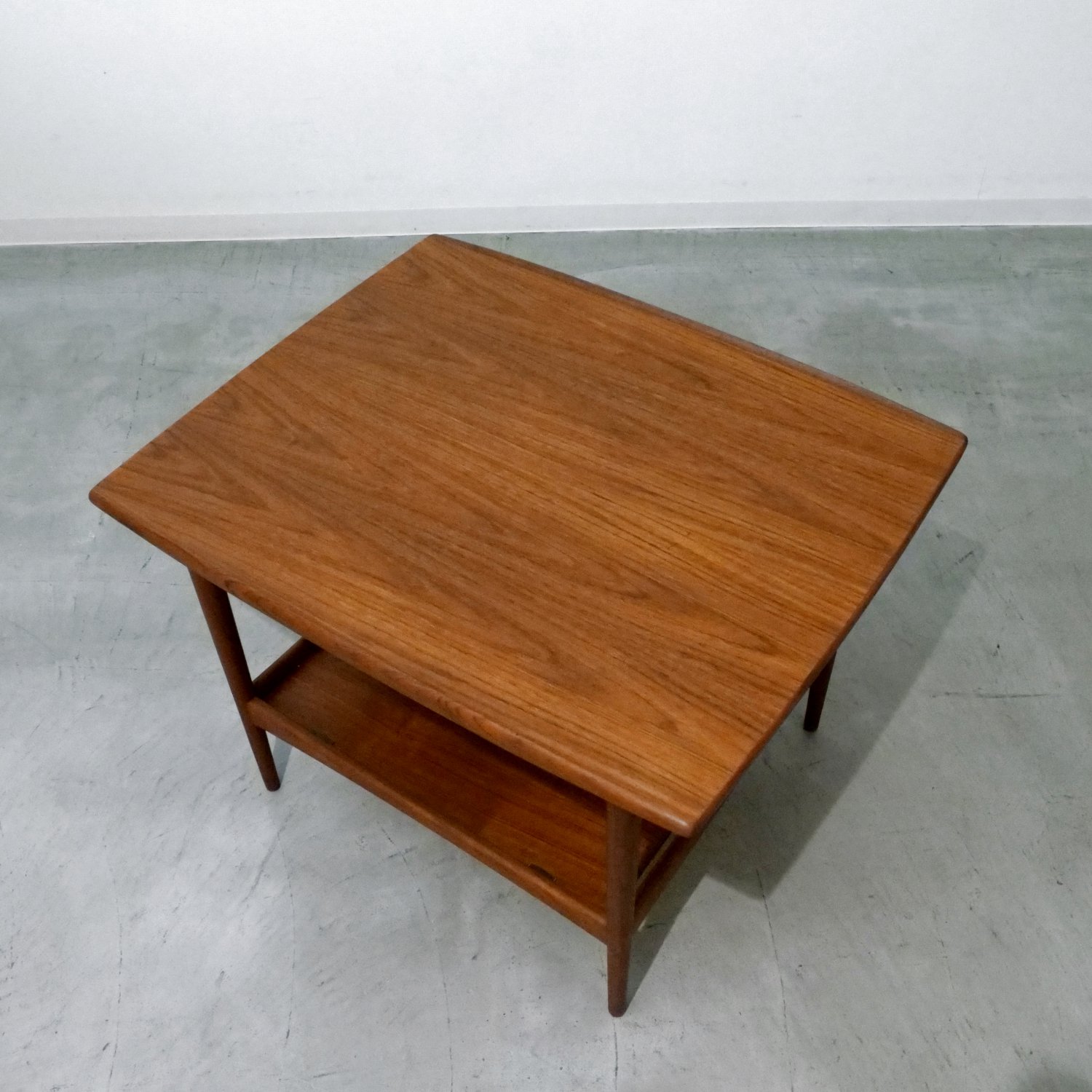 UD10356｜引出付リビングテーブル（幅75cm）/Kristiansen Thomassen