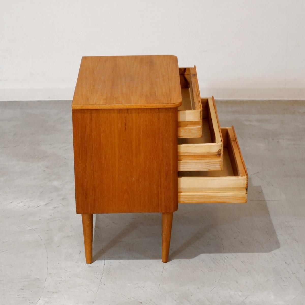 北欧 デンマーク ヴィンテージ チーク 3段 スモール チェスト デンマークヴィンテージ 3段 スモールサイドチェスト チーク材