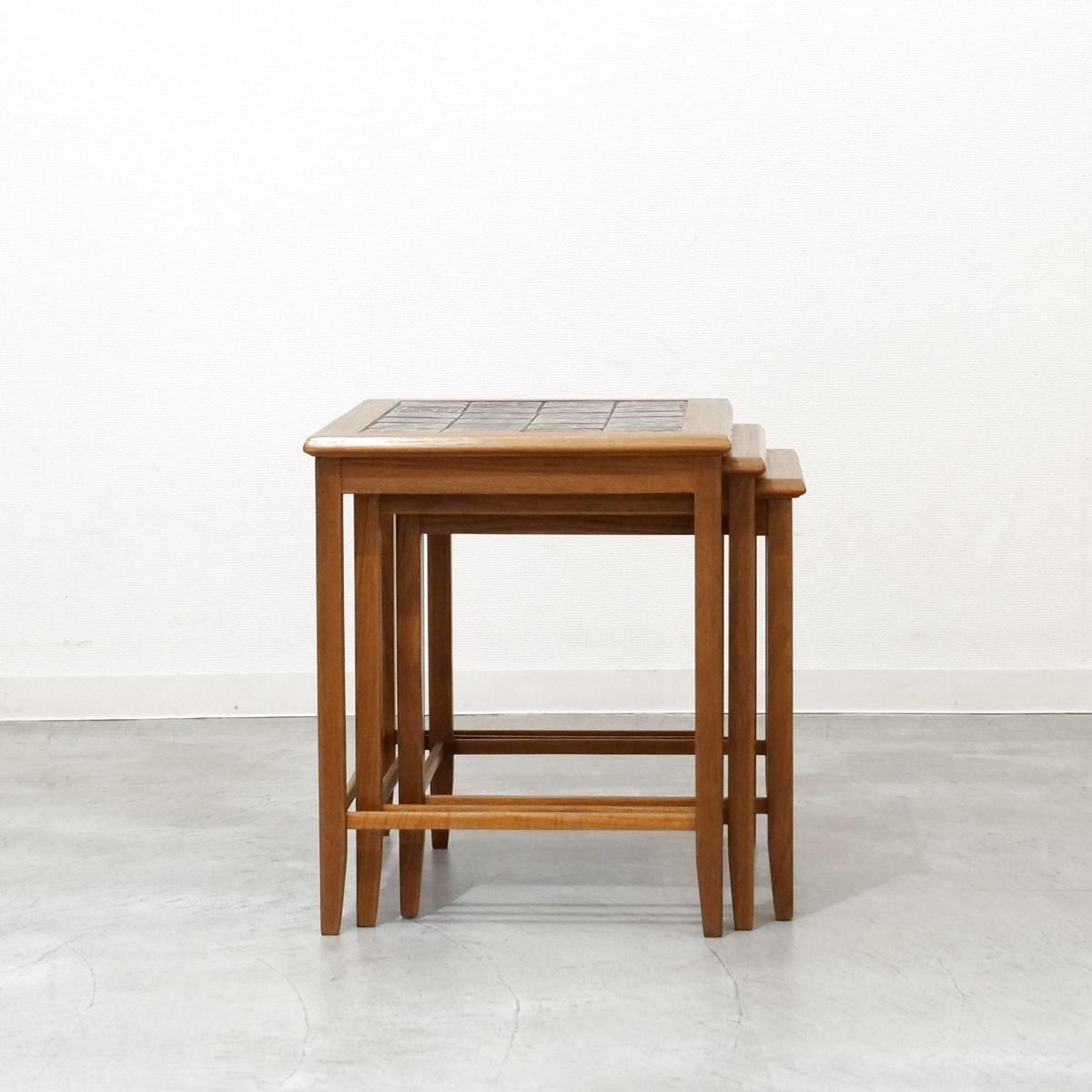 アンティーク　ネストテーブル　チーク UD17186｜ネストテーブル（チーク＆タイル）北欧家具・ミッド