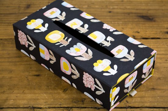 TISSUE BOX -FLOWERS IN THE DARK- - 【BOX&NEEDLE ONLINE BOUTIQUE