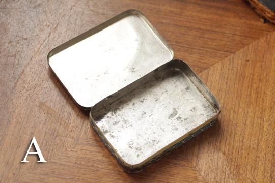 フランス アンティーク Vichy 缶 ティン缶 ３つセット シャビーな雰囲気のアンティークVICHYのTin缶 フランス