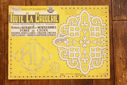 アンティーク 刺繍図案集 『TOUTE LA BRODERIE （刺繍のすべて）』 N°38 - フランスアンティーク雑貨 Mille Chats