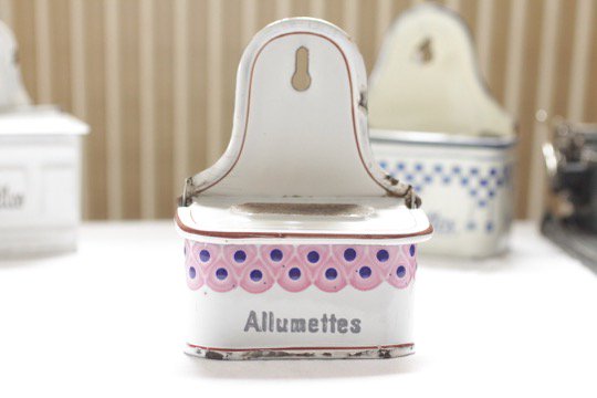アンティークホーロー BB社 ピンク アリュメット缶 - フランスアンティーク雑貨 Mille Chats