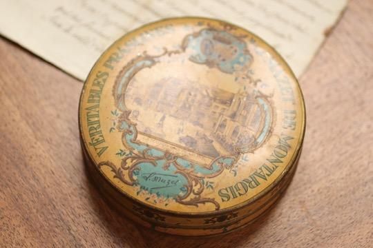ネットで注文 DR DU mineraline ティン缶 パウダー缶 フランス