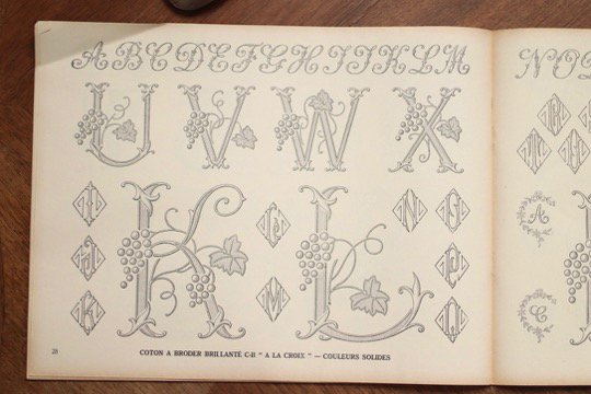 フランスアンティーク ALPHABETS（アルファベット刺繍の図案集）Mme J 