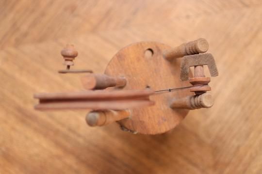 アンティーク 糸紡ぎ機 糸車 ミニチュア ドールハウス C