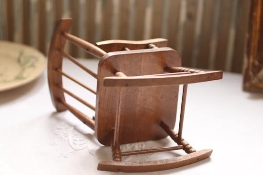 アンティーク　ドールチェア　ロッキングチェア 真鍮製ドール用サイズの椅子/ミニチュアロッキングチェアー
