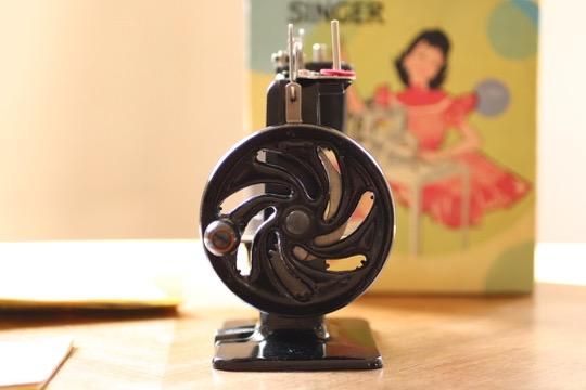アンティーク　SINGER トイミシン　黒 SINGER シンガー アンティーク トイミシン ブラック - フランス