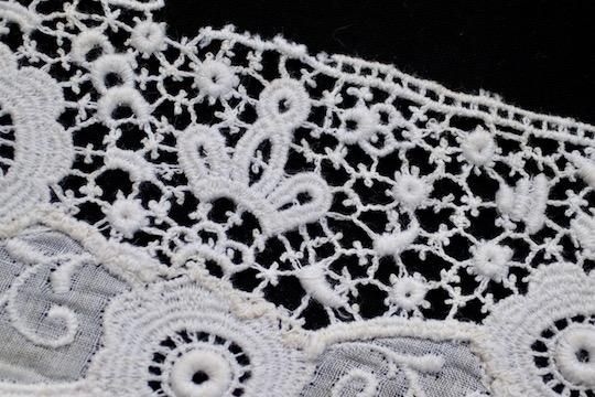 ★アンティーク*フランス*絹糸刺繍のチュールレースつけ襟★ 刺繍レース つけ襟 6,5x39cm - フランスアンティーク雑貨 Mille