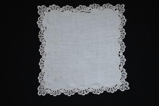 ボビンレース　アンティークレース　ハンカチ パリ発送】E1192 フランスアンティークレースハンカチ ボビン