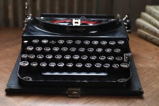専用　実働品　erika M エリカタイプライター AZERTY配列のフランス レトロ ドイツ製 タイプライター Erika - メルカリ
