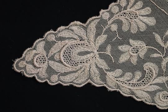送料無料◇2025新品 アンティーク フランス 絹糸刺繍のチュール