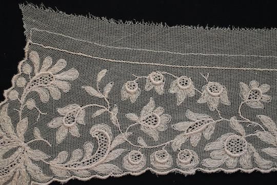 蚤の市フランスアンティークつけ襟お花チュールレースタンバー刺繍1