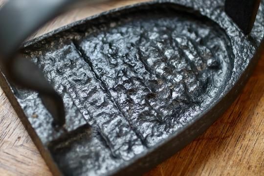 ルーマニア　アンティークアイロンA ルーマニア アンティークアイロンAの通販 by Armadillo