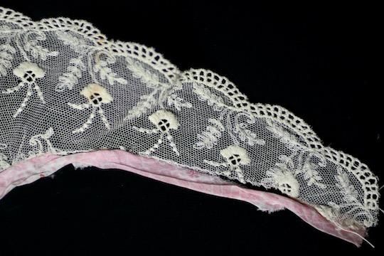 ★アンティーク*フランス*絹糸刺繍のチュールレースつけ襟★ チュール刺繍レース つけ襟 12x85cm - フランスアンティーク雑貨