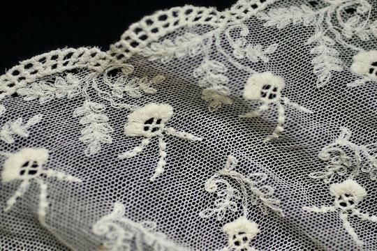 ★アンティーク*フランス*絹糸刺繍のチュールレースつけ襟★ チュール刺繍レース つけ襟 12x85cm - フランスアンティーク雑貨