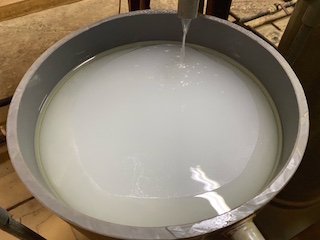 天然青森ひば水1L×4本/天然水使用/注ぎ口付1PET容器