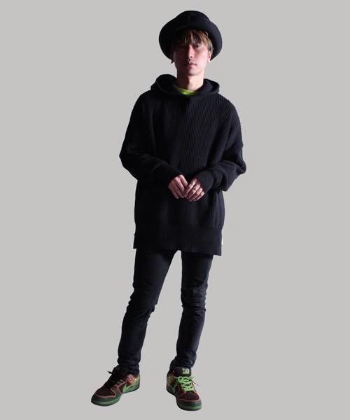 NILDUE SIDE SPLIT LONG KNIT HOODIE / BLK