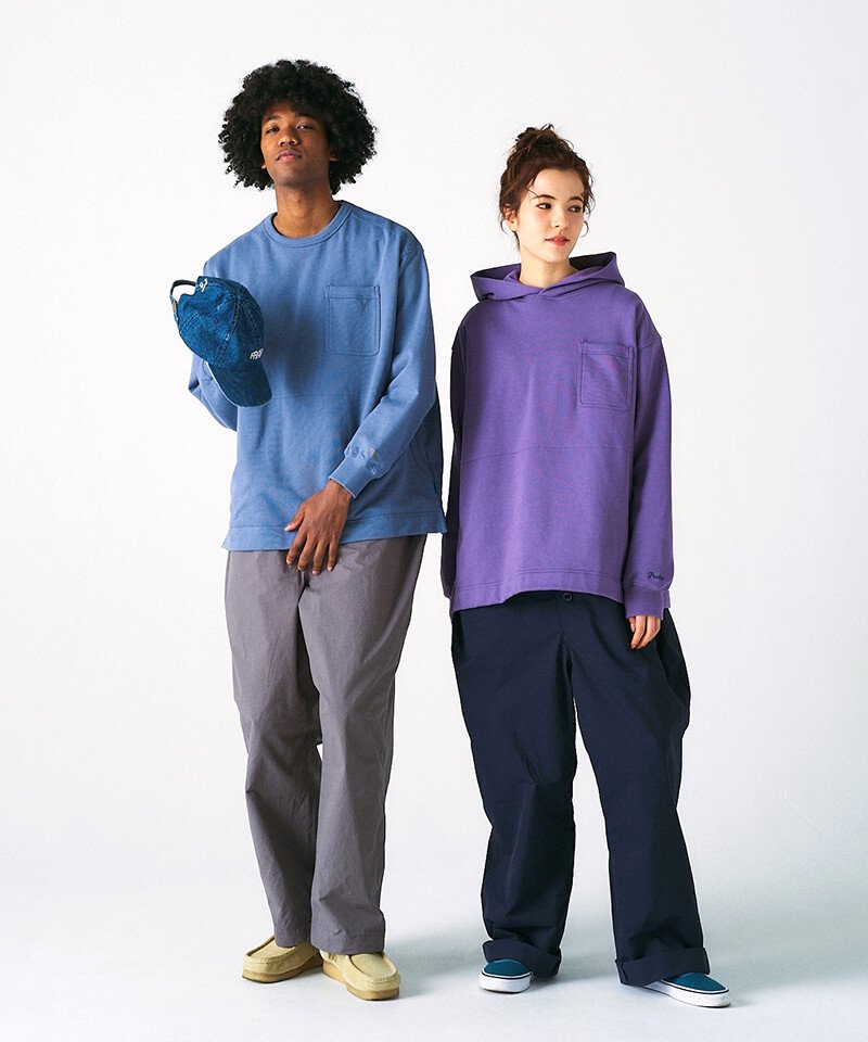 STYLE / スタイル ｜ Frame switchwear：PULLOVER WIDE POCKET HOODIE (PURPLE) & WIDE POCKET CREW NECK PULLOVER (ASH BLUE)商品画像