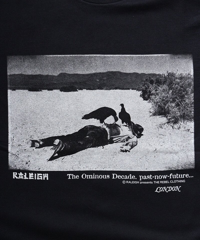 RALEIGH / ラリー（RED MOTEL / レッドモーテル） ｜“The Ominous Decade (Past-Now-Future)” T-SHIRTS (BLACK)商品画像2