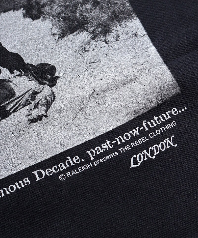 RALEIGH / ラリー（RED MOTEL / レッドモーテル） ｜“The Ominous Decade (Past-Now-Future)” T-SHIRTS (BLACK)商品画像4