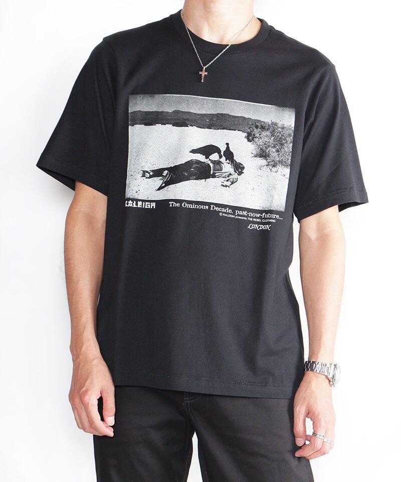 RALEIGH / ラリー（RED MOTEL / レッドモーテル） ｜“The Ominous Decade (Past-Now-Future)” T-SHIRTS (BLACK)商品画像8