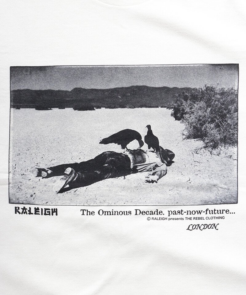 RALEIGH / ラリー（RED MOTEL / レッドモーテル） ｜“The Ominous Decade (Past-Now-Future)” T-SHIRTS (WHITE)商品画像2