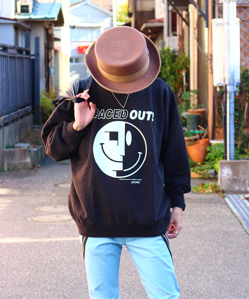 STYLE / スタイル ｜RALEIGH / ラリー：“SPACED OUT! FAKED SMILE!!” C/N VINTAGE SWEAT (Loose Fit：ACID BLACK)商品画像1