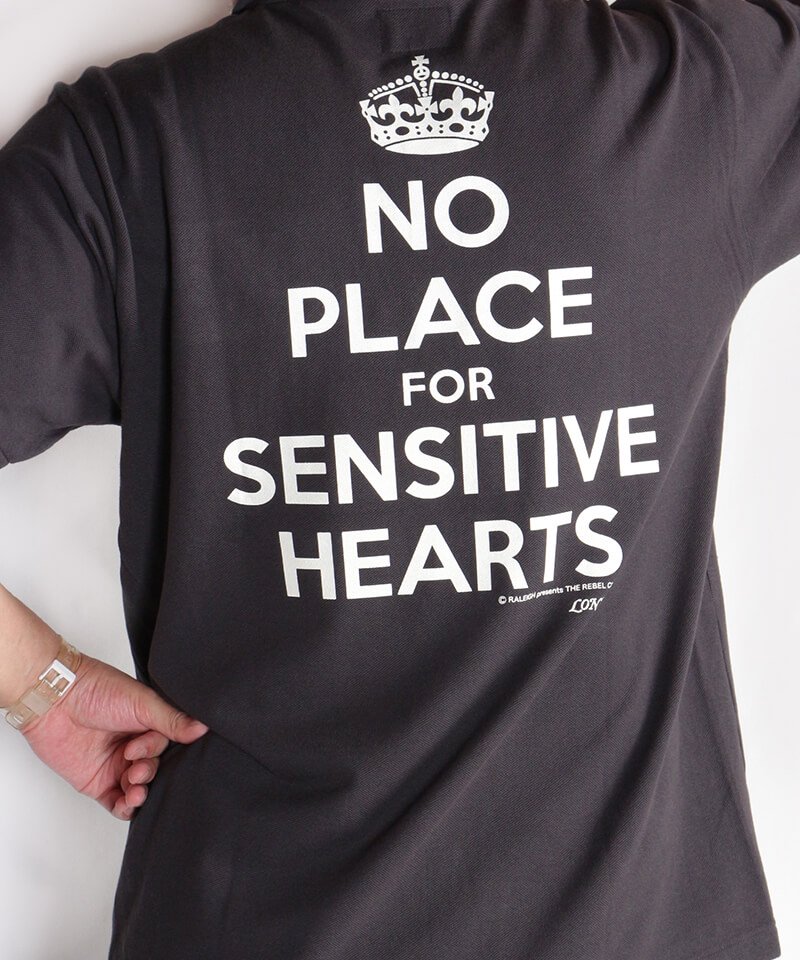 RALEIGH / ラリー（RED MOTEL / レッドモーテル） ｜“NO PLACE FOR SENSITIVE HEARTS(在広東少年)” CROWN POLO SHIRTS (INK BLACK)商品画像16