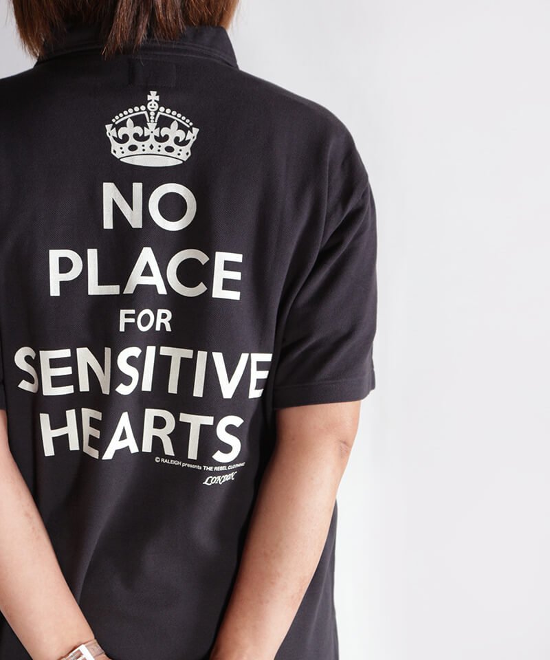 RALEIGH / ラリー（RED MOTEL / レッドモーテル） ｜“NO PLACE FOR SENSITIVE HEARTS(在広東少年)” CROWN POLO SHIRTS (INK BLACK)商品画像22