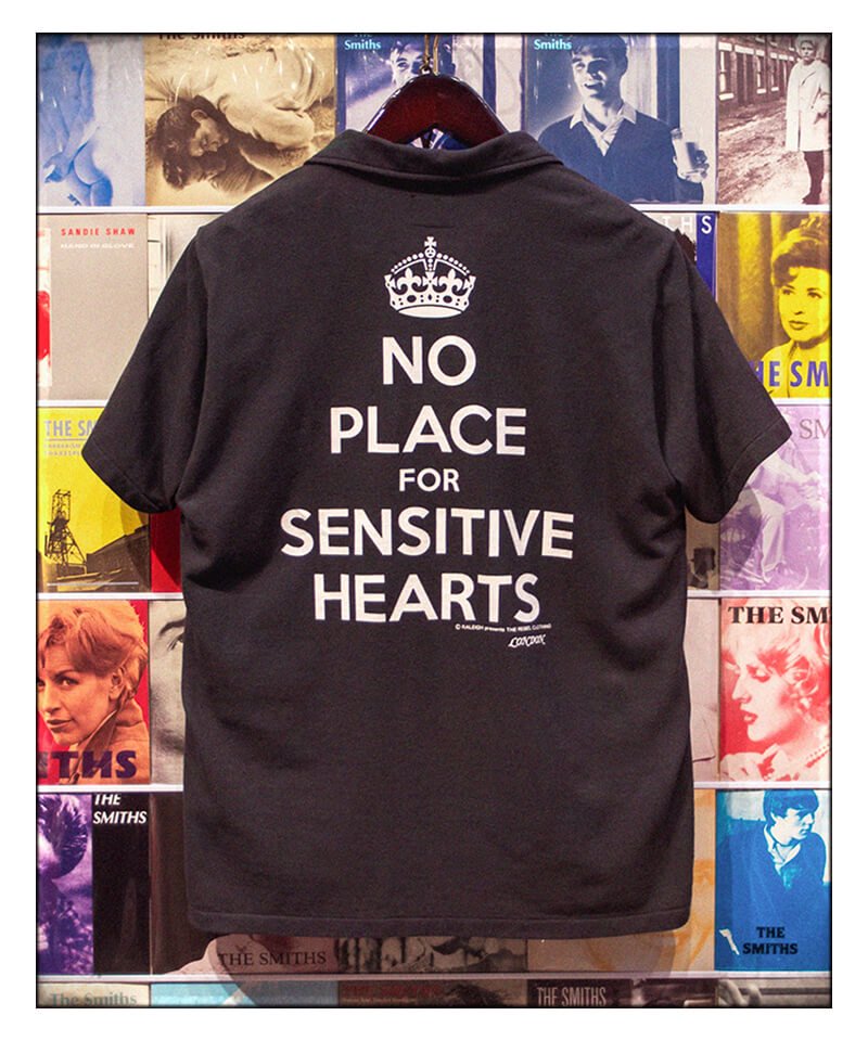RALEIGH / ラリー（RED MOTEL / レッドモーテル） ｜“NO PLACE FOR SENSITIVE HEARTS(在広東少年)” CROWN POLO SHIRTS (INK BLACK)商品画像24