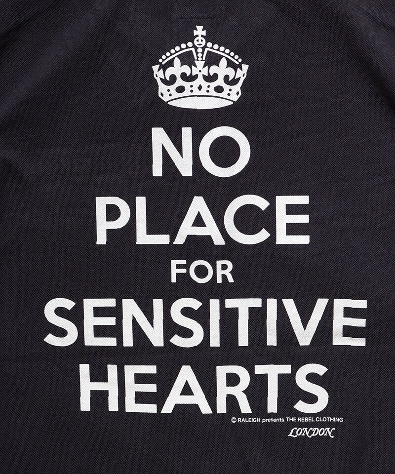 RALEIGH / ラリー（RED MOTEL / レッドモーテル） ｜“NO PLACE FOR SENSITIVE HEARTS(在広東少年)” CROWN POLO SHIRTS (INK BLACK)商品画像7