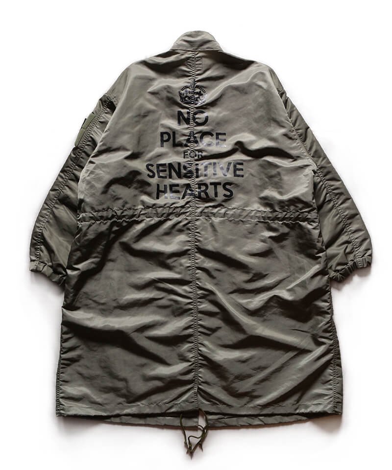 RALEIGH / ラリー（RED MOTEL / レッドモーテル） ｜“NO PLACE FOR SENSITIVE HEARTS (ヌーヴェルヴァーグ)” M-65 FIELD COAT + VELCRO MORALE PATCH SET (GREEN)商品画像1