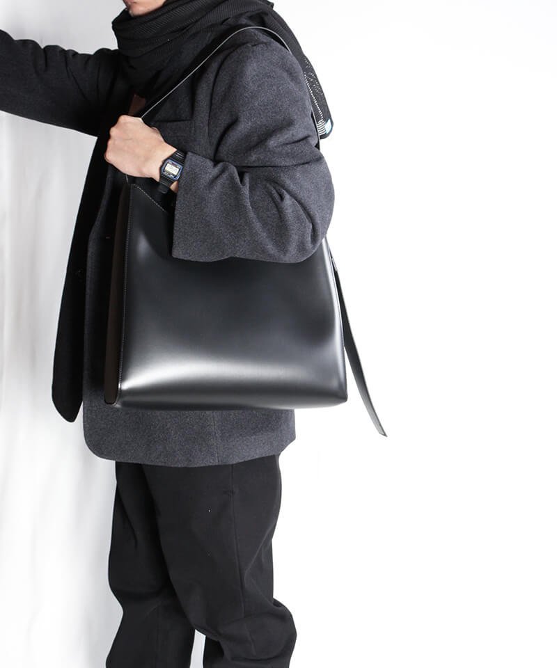 NIL DUE / NIL UN TOKYO / ニル デュエ / ニル アン トーキョー ｜CURVED LEATHER TOTE BAG (BLACK)商品画像10