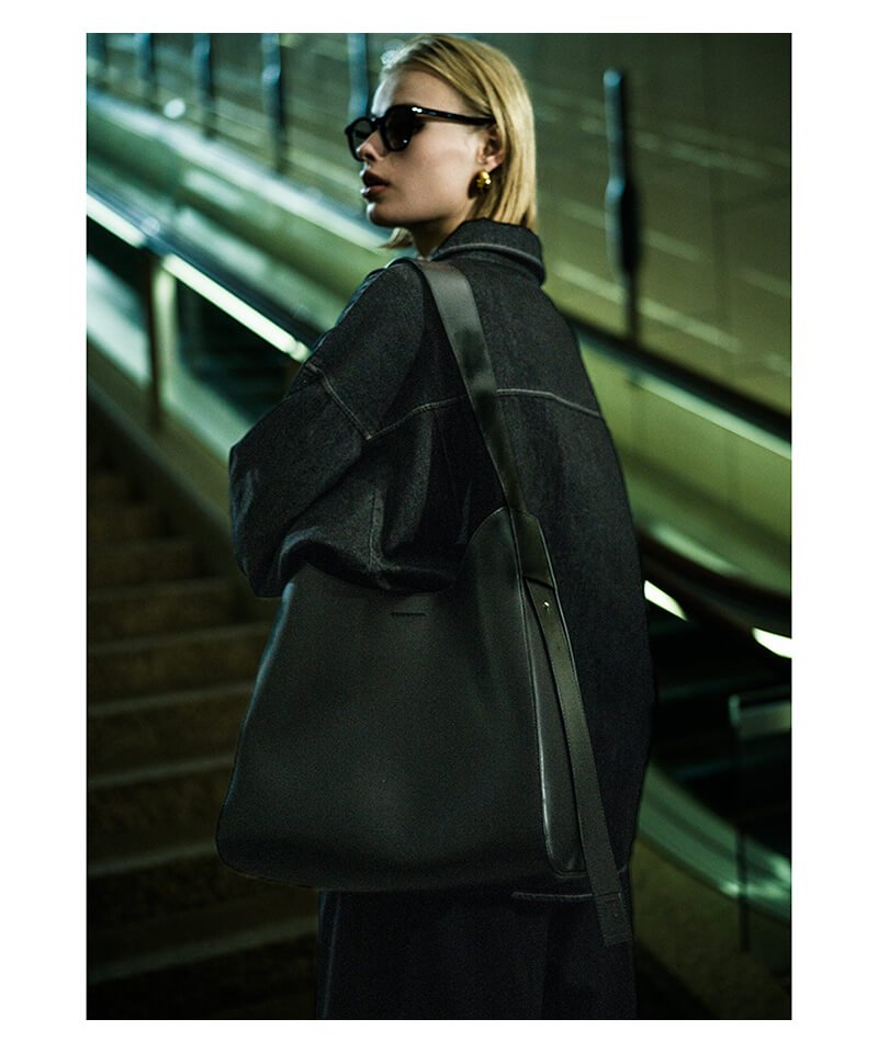 NIL DUE / NIL UN TOKYO / ニル デュエ / ニル アン トーキョー ｜CURVED LEATHER TOTE BAG (BLACK)商品画像7