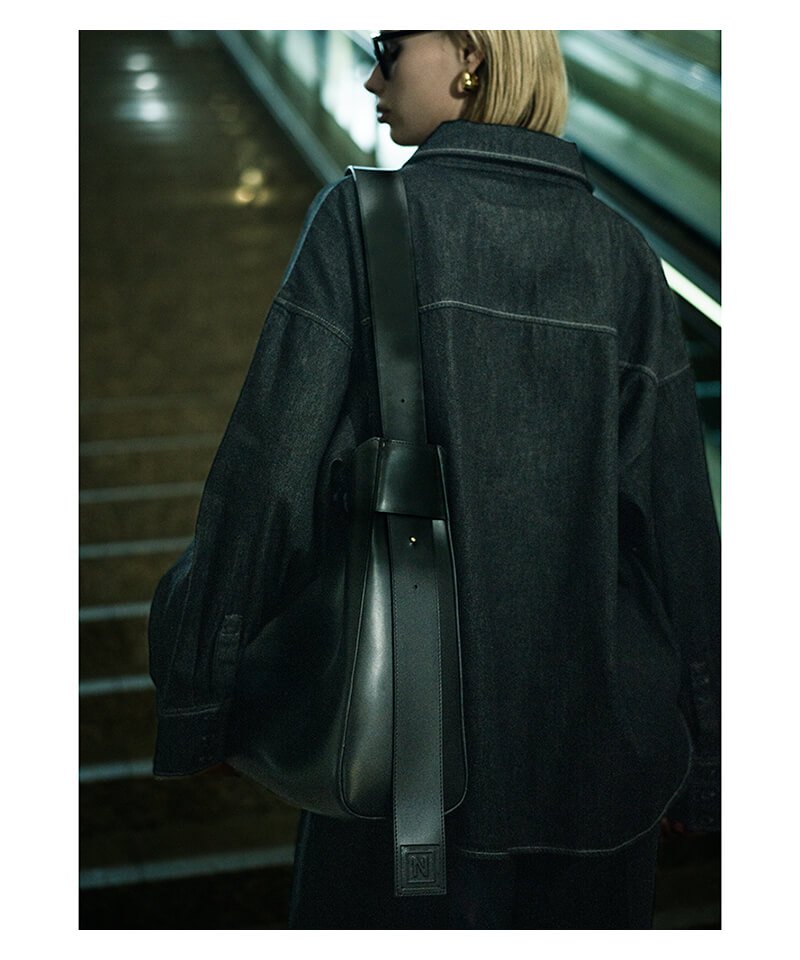 NIL DUE / NIL UN TOKYO / ニル デュエ / ニル アン トーキョー ｜CURVED LEATHER TOTE BAG (BLACK)商品画像8