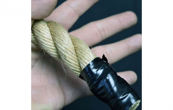 染サイザル麻ロープ　直径３０ｍｍ　長さ１３０メートル巻き - 1