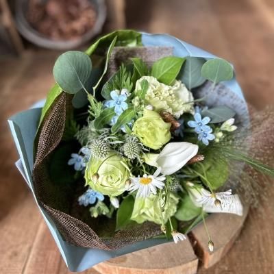 ナチュラルグリーンのブーケ風花束 - 品川区武蔵小山の花屋【spice