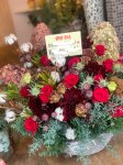 開店祝いや個展開催のお祝いに季節のお花でアレンジメント　20.000円