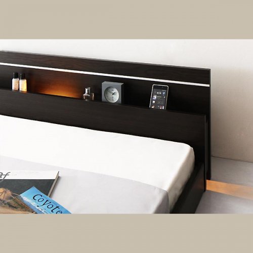 棚・コンセント・ライト付き大型モダンフロア連結ベッド ベッド