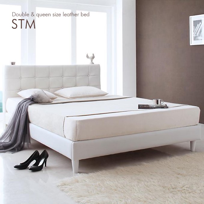 広いベッドは快適！ダブル＆クイーン高級レザーベッド・ホワイト【STM】