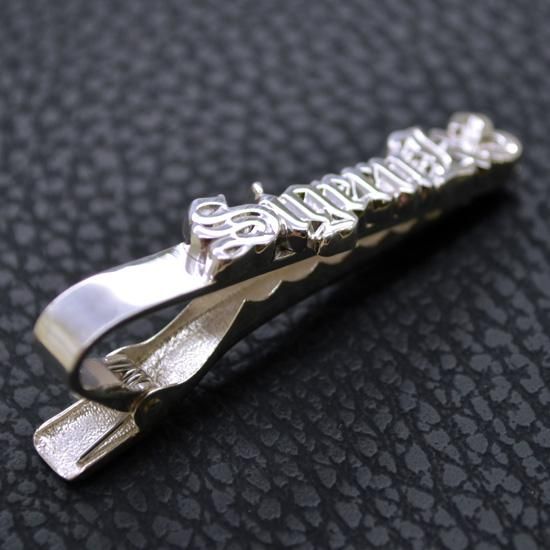 ■ShigeruK3オーダーネクタイピン オールドイングリッシュ書体 製作例